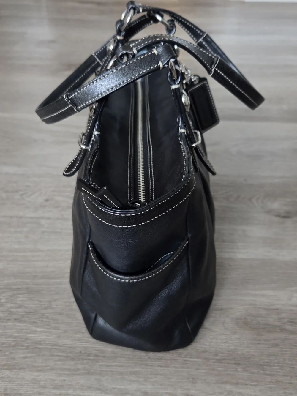 Y2K Coach Gallery East West Tote F15147 Black Leather Multi Pocket Work Bag.